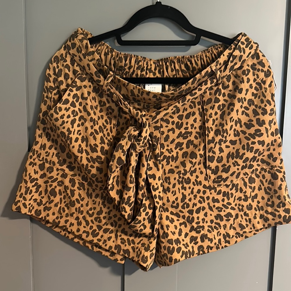 Cheetah print cotton shorts